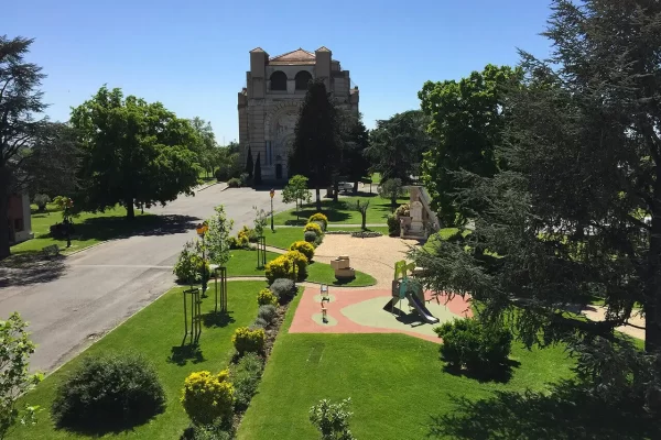 pibrac-Basilique-Esplanade